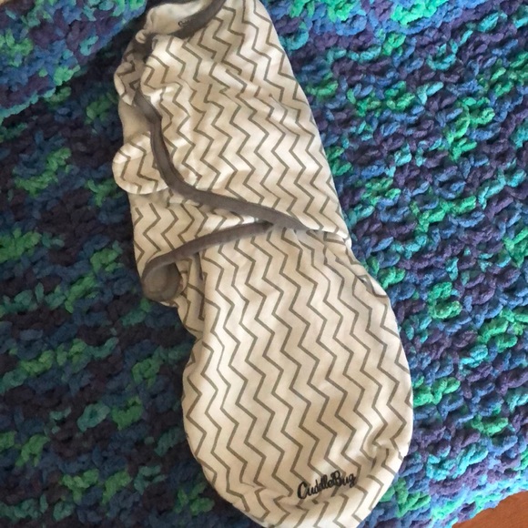 Cuddle bug swaddles - Picture 2 of 5